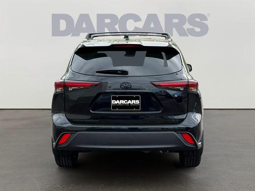 Midnight Black Metallic 2025 Toyota Highlander Hybrid XLE