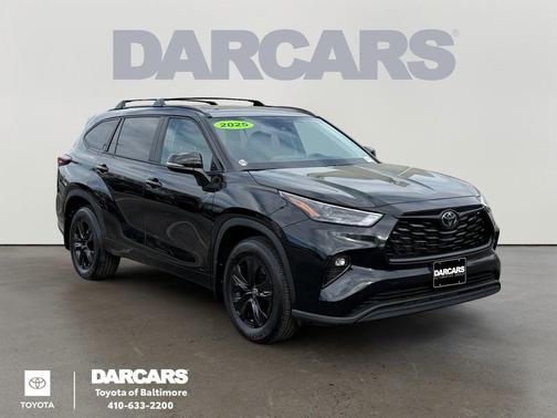 Midnight Black Metallic 2025 Toyota Highlander Hybrid XLE
