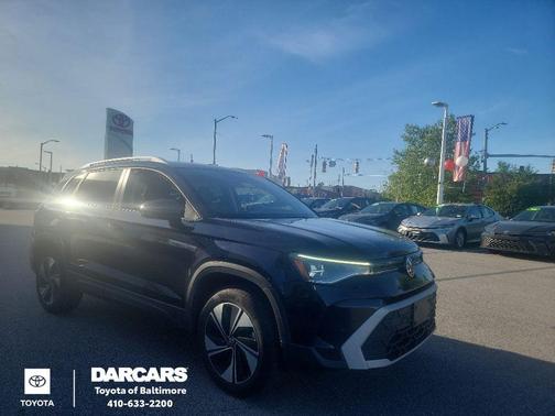 Deep Black Pearl 2025 Volkswagen Taos 1.5T SE