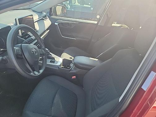 Wind Chill Pearl 2024 Toyota RAV4 LE