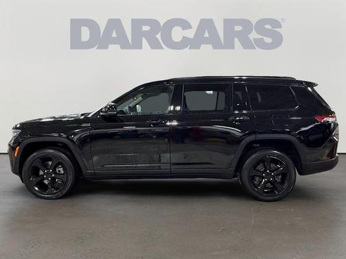 Diamond Black Crystal Pearlcoat 2023 Jeep Grand Cherokee L Altitude