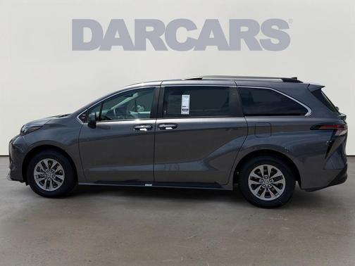 Magnetic Gray Metallic 2025 Toyota Sienna XLE