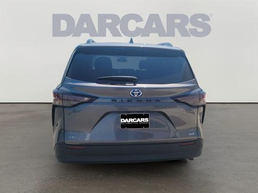 Magnetic Gray Metallic 2025 Toyota Sienna XLE