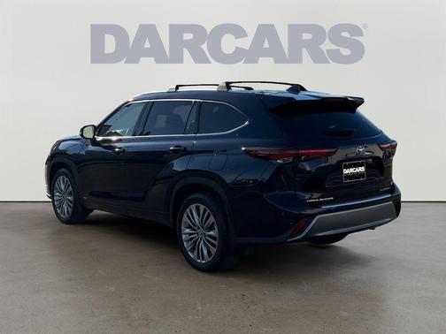 2024 Toyota Highlander Hybrid Platinum