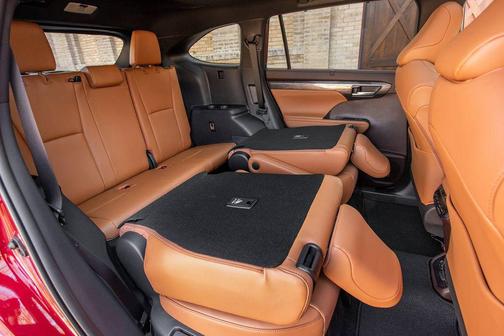 2024 Toyota Highlander Hybrid Platinum