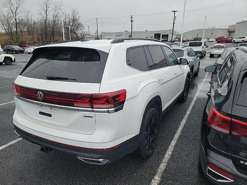 2024 Volkswagen Atlas 2.0T SE w/Technology 4MOTION