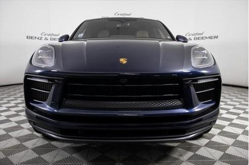 2022 Porsche Macan Base