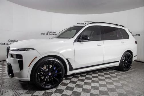 2023 BMW X7 M60i