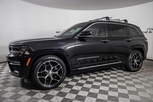 2022 Jeep Grand Cherokee Summit