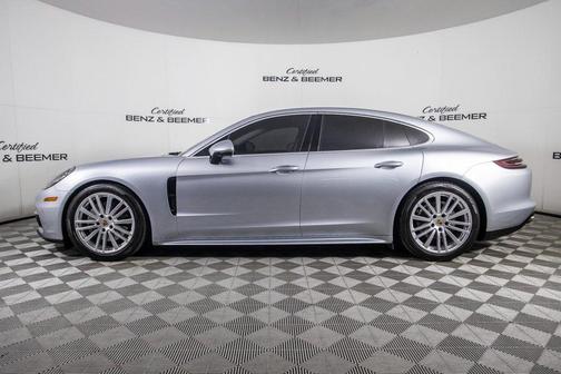 2018 Porsche Panamera 4S