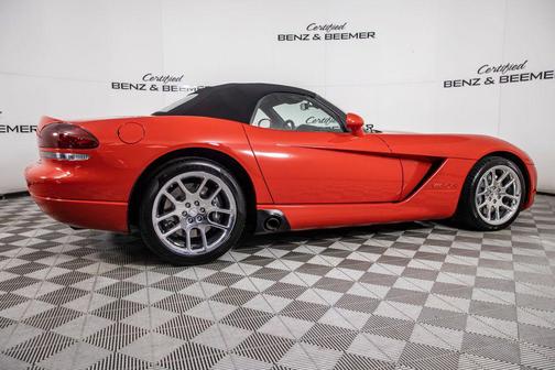 2003 Dodge Viper SRT10