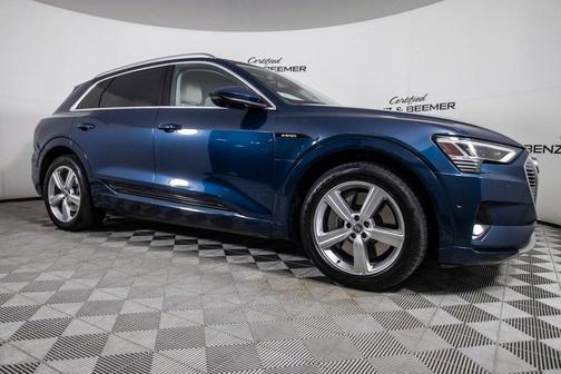 2019 Audi e-tron Premium Plus