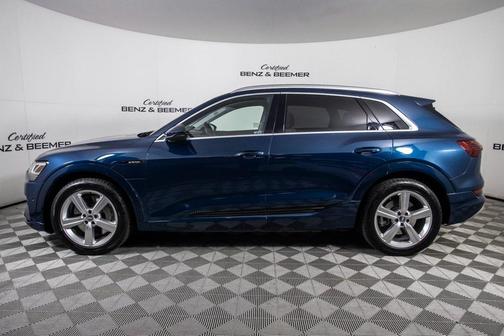 2019 Audi e-tron Premium Plus