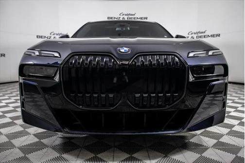 2024 BMW 740 i