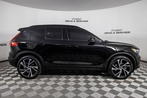 2021 Volvo XC40 T5 R-Design