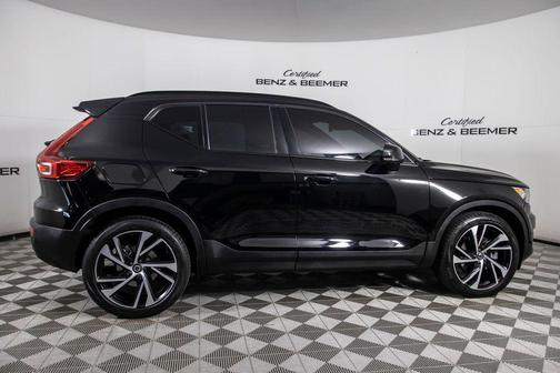2021 Volvo XC40 T5 R-Design