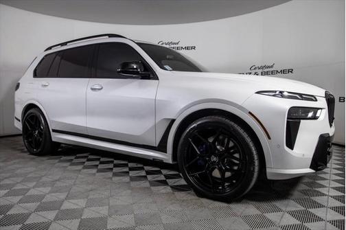 2025 BMW X7 M60i
