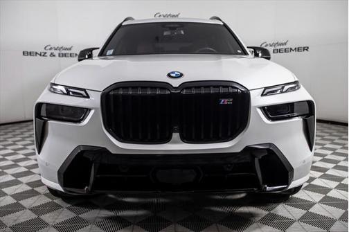 2025 BMW X7 M60i