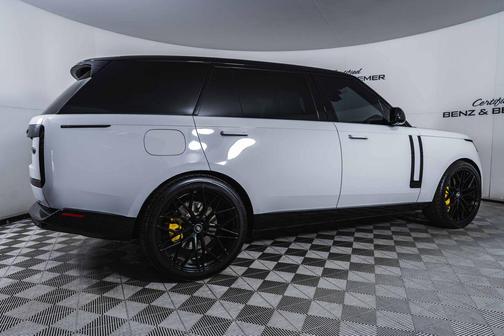 2023 Land Rover Range Rover P530 SE