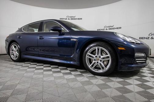 Dark Blue Metallic 2012 Porsche Panamera 4S