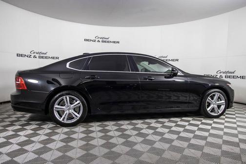 2018 Volvo S90 T5 Momentum