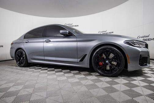 Skyscraper Gray Metallic 2023 BMW 540 i