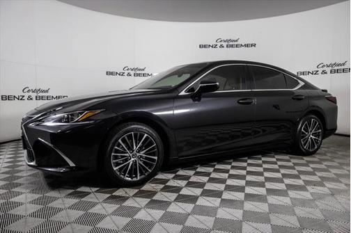 2025 Lexus ES 300h Base