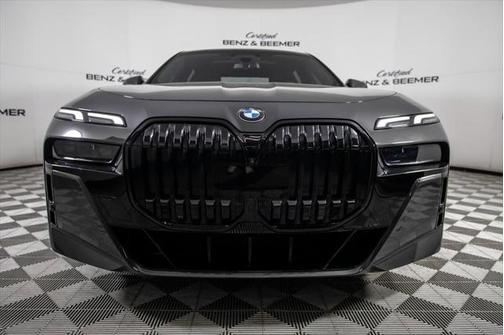 2023 BMW 740 i