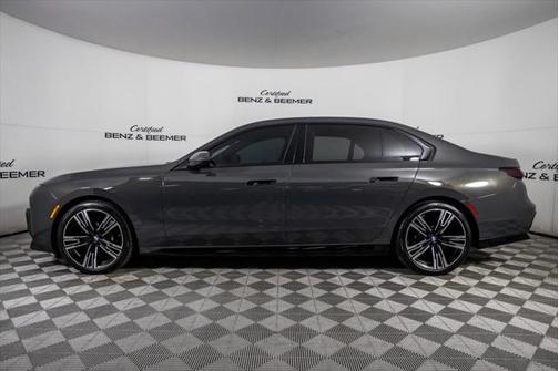 2023 BMW 740 i