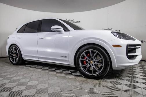 2025 Porsche Cayenne GTS