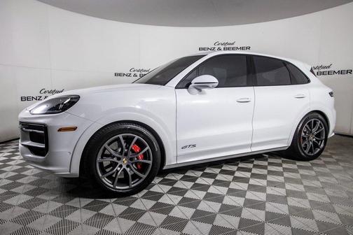 2025 Porsche Cayenne GTS