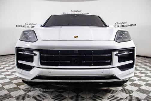 2025 Porsche Cayenne GTS