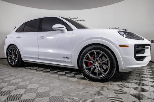 2025 Porsche Cayenne GTS