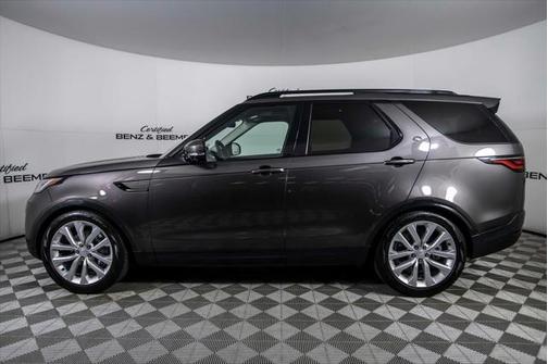 2023 Land Rover Discovery P300 S