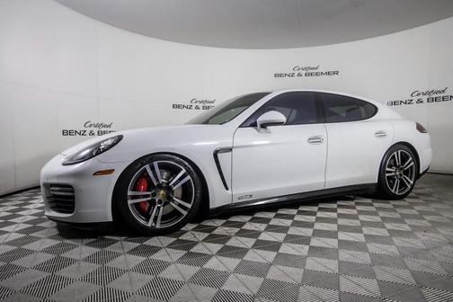 2016 Porsche Panamera GTS