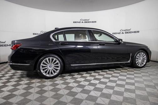 2022 BMW 740 i xDrive