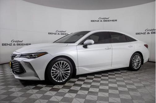 2022 Toyota Avalon Hybrid Limited