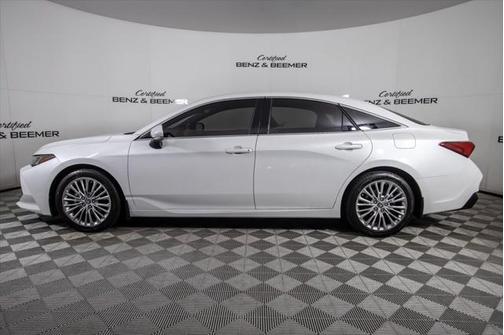 2022 Toyota Avalon Hybrid Limited