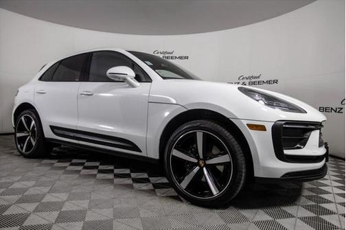 2025 Porsche Macan Base