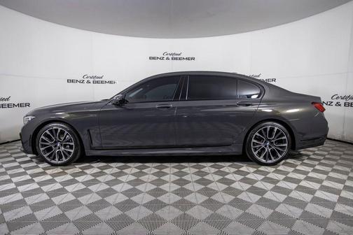 2021 BMW 740 740i