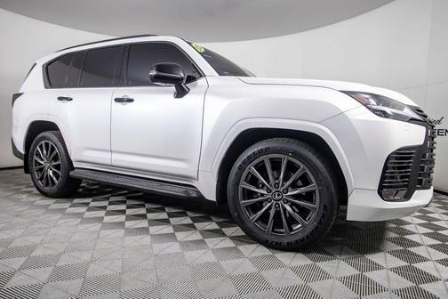 Eminent White Pearl 2023 Lexus LX 600 Premium