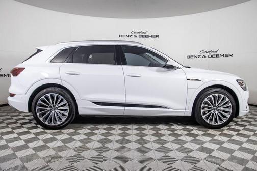 Glacier White Metallic 2019 Audi e-tron Premium Plus