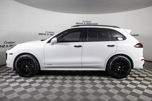 2017 Porsche Cayenne GTS