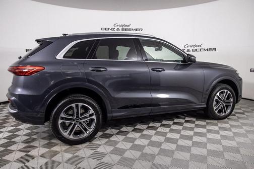 Tambora Gray Metallic 2025 Audi Q5 Premium TFSI quattro S tronic