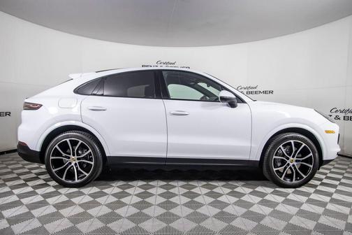White 2023 Porsche Cayenne Cayenne