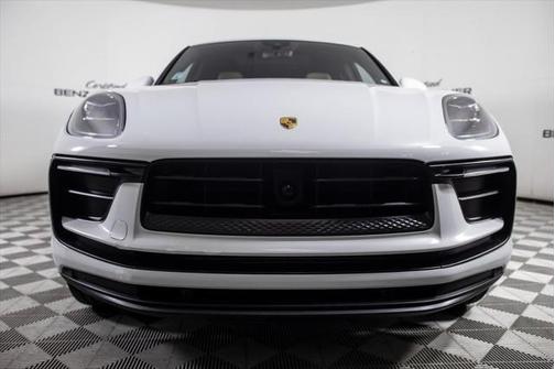 2023 Porsche Macan Base