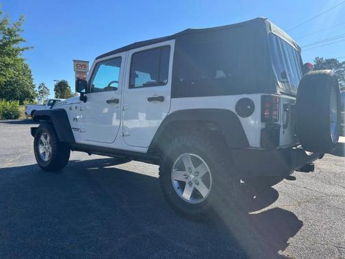White 2010 Jeep Wrangler Unlimited Rubicon