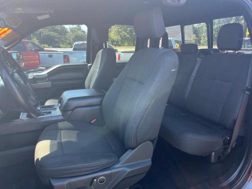 Black 2016 Ford F-150 XLT