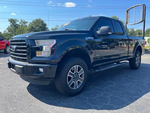 Black 2016 Ford F-150 XLT