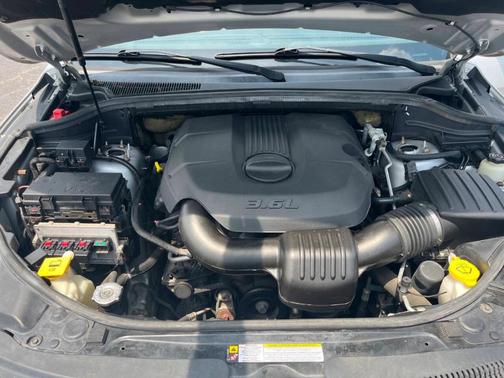 Silver 2011 Jeep Grand Cherokee Laredo